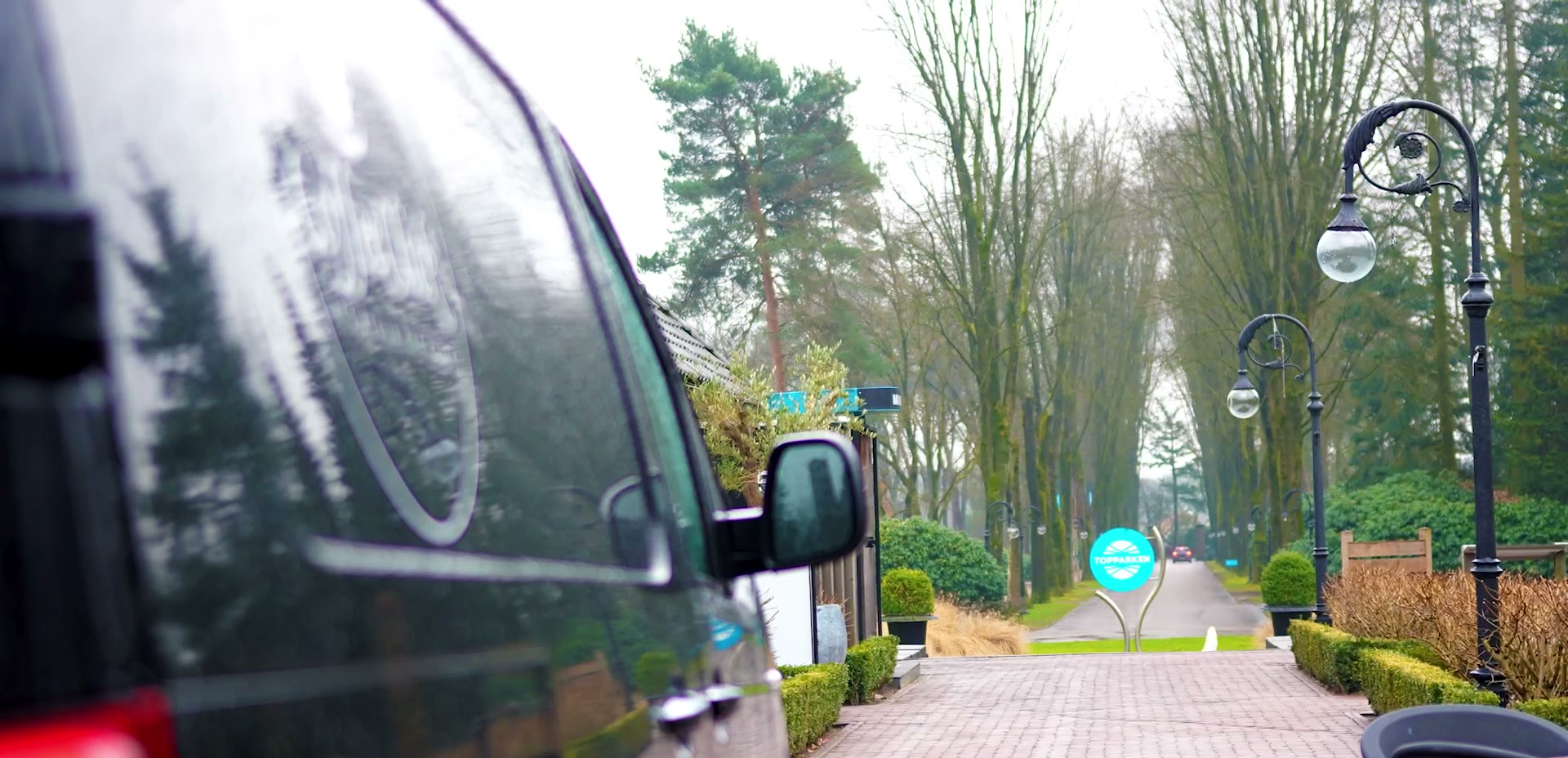 Stills uit de klantcasevideo van CoffeeClick bij TopParken in Lunteren: park, installatie en interview (2 van 6)