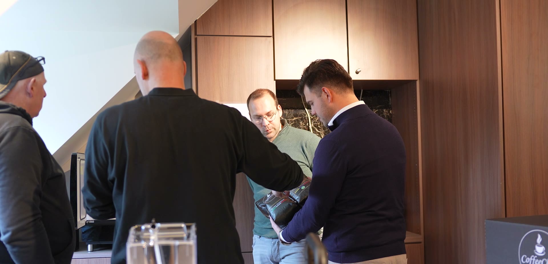 Stills uit de klantcasevideo van CoffeeClick bij TopParken in Lunteren: park, installatie en interview (5 van 6)
