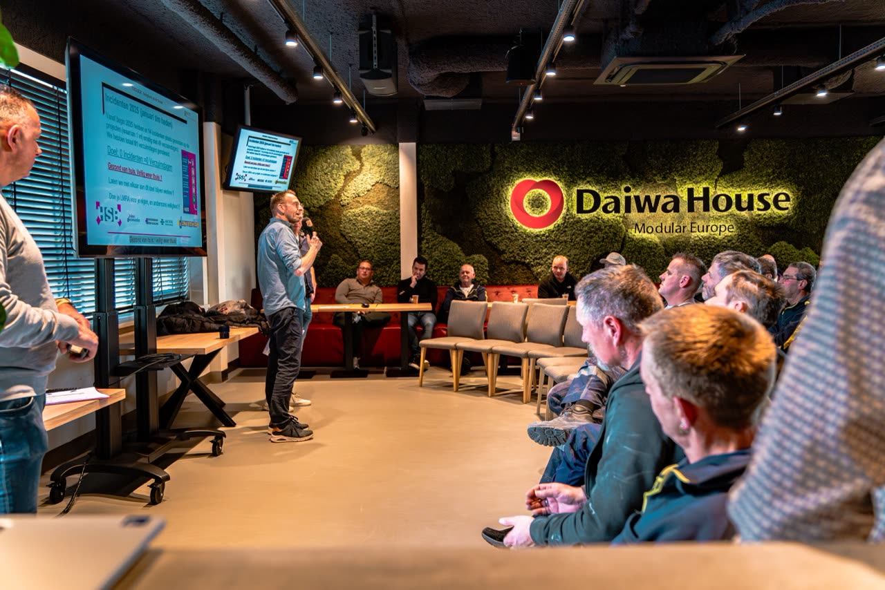 Eventfotografie voor HSB x FC Volendam: presentaties, zaal en vestiging (8 van 9)
